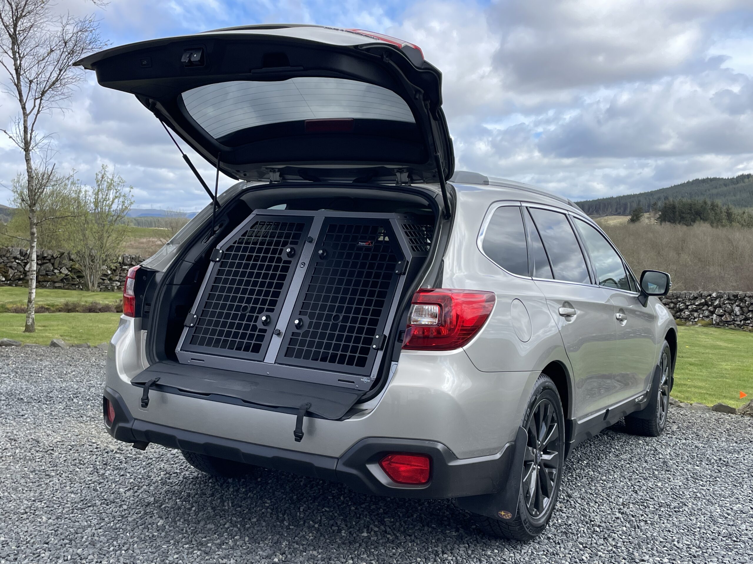 K9/C17 Double Dog Cage for Subaru Outback TransK9